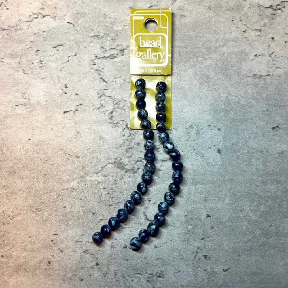 NWT Blue Reconstituted Shell Round Beads